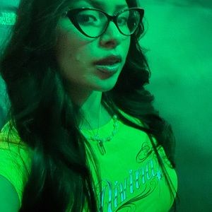 Meet your Posher, Leslie